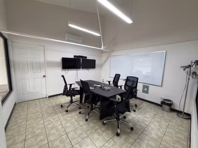 Ofibodega en alquiler de 300m² con seguridad 24/7 en Barrio México, San José - Imagen 10