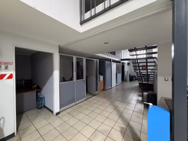 Ofibodega en alquiler de 300m² con seguridad 24/7 en Barrio México, San José - Imagen 3