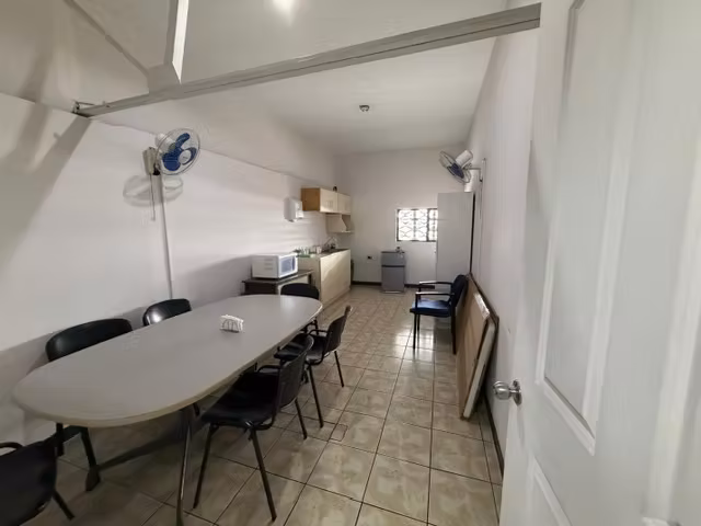 Ofibodega en alquiler de 300m² con seguridad 24/7 en Barrio México, San José - Imagen 9