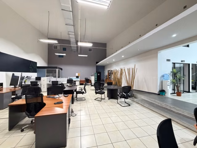 Ofibodega en alquiler de 290m² con seguridad 24/7 en Barrio México, San José - Imagen 2