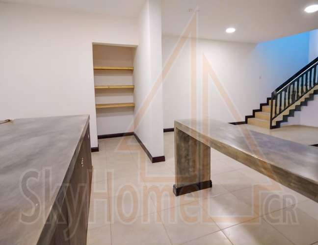 50 / Casa / Alquiler / Guachipelín Norte / 2 hab / 2 Parqueos / Seguro - Imagen 14
