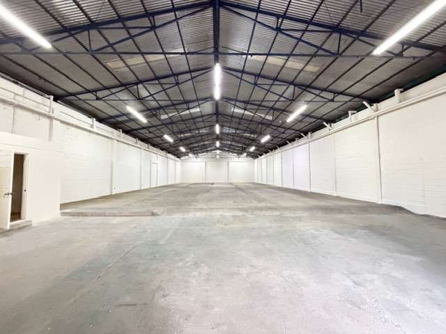 Alquiler de bodega/local comercial de 630m² con excelente exposición en San José Capital - Imagen 8