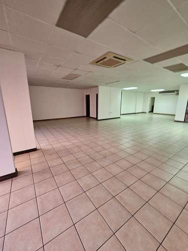Oficina en Alquiler. San José. 160m2 - Imagen 7