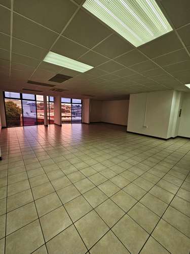 Oficina en Alquiler. San José. 160m2 - Imagen 15