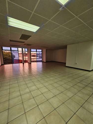 Oficina en Alquiler. San José. 160m2 - Imagen 14