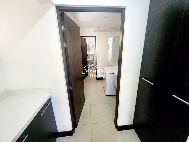 Alquiler de Casa esquinera, linea blanca, Condominio Parques del Sol, Santa Ana - Imagen 2