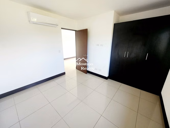 Alquiler de Casa esquinera, linea blanca, Condominio Parques del Sol, Santa Ana - Imagen 9