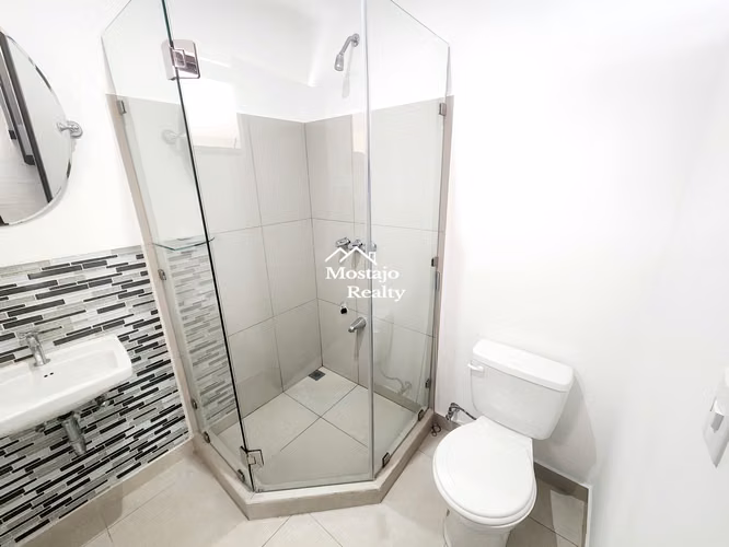 Alquiler de Casa esquinera, linea blanca, Condominio Parques del Sol, Santa Ana - Imagen 3