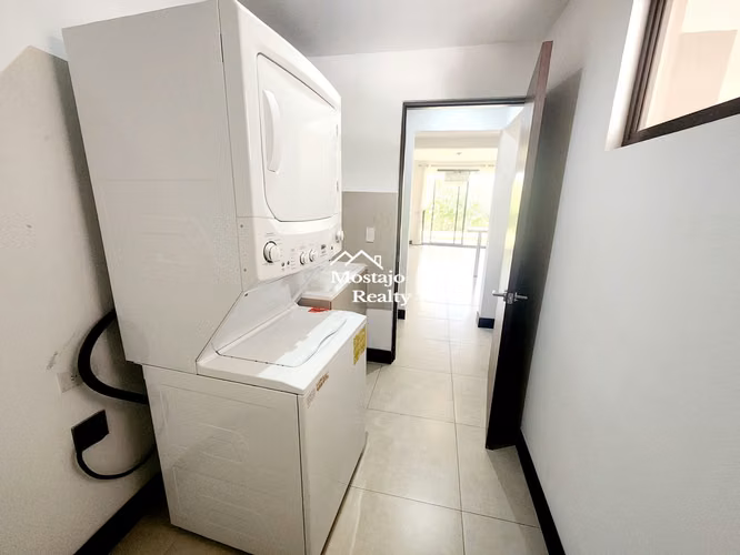 Alquiler de Casa esquinera, linea blanca, Condominio Parques del Sol, Santa Ana - Imagen 4