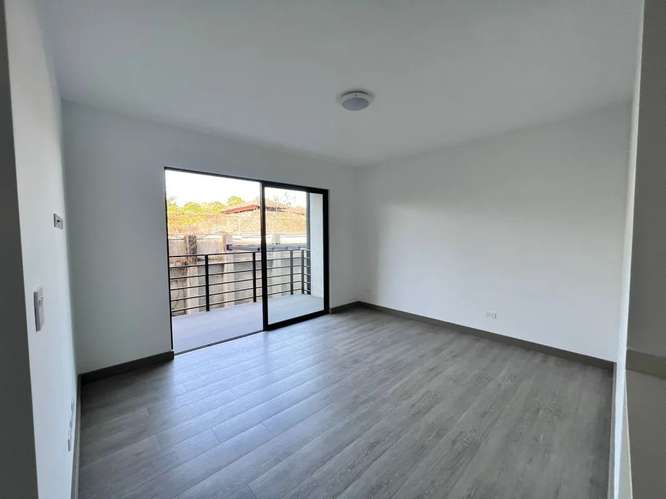 9 / Alquiler / Apartamento / Brasil Santa Ana / Condominio / Seguro - Imagen 8