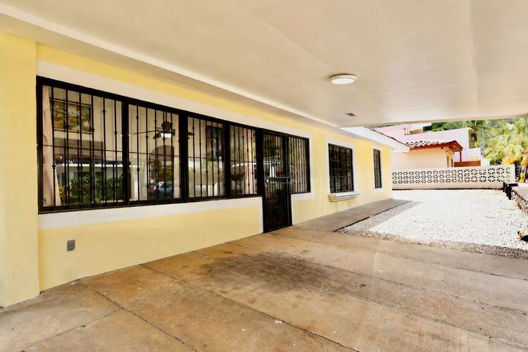 BEACH HOUSE FOR SALE | 4 BEDROOMS | NO HOA | LAS PALMAS, PLAYAS DEL COCO | $525,000 CASA CERCA DE LA PLAYA EN VENTA | 4 