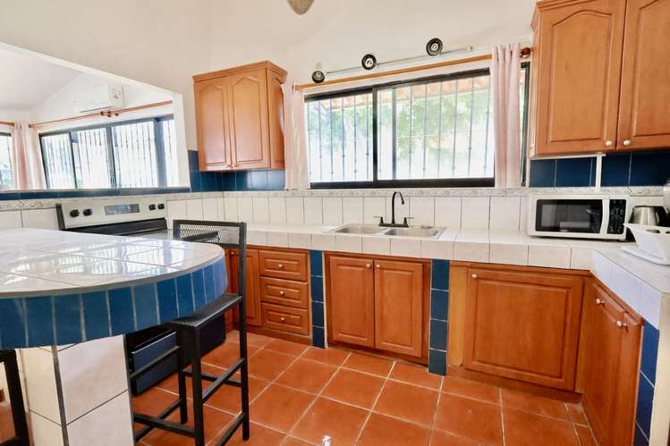 BEACH HOUSE FOR SALE | 4 BEDROOMS | NO HOA | LAS PALMAS, PLAYAS DEL COCO | $525,000 CASA CERCA DE LA PLAYA EN VENTA | 4 