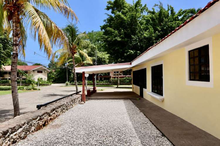 BEACH HOUSE FOR SALE | 4 BEDROOMS | NO HOA | LAS PALMAS, PLAYAS DEL COCO | $525,000 CASA CERCA DE LA PLAYA EN VENTA | 4 