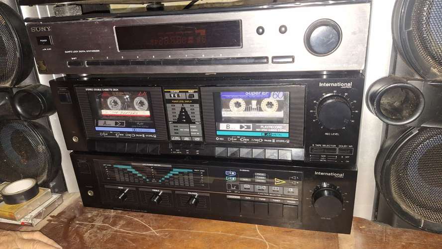 Planta internacional con deck tuner y tornamesa 