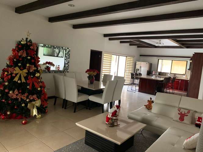 Vendo una Hermosa Casa de un solo nivel en Residencial Los Reyes, Condominio Los Manzanos.  - Imagen 4