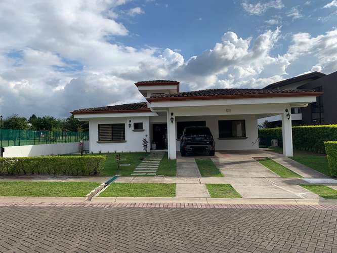 Vendo una Hermosa Casa de un solo nivel en Residencial Los Reyes, Condominio Los Manzanos.  - Imagen 2