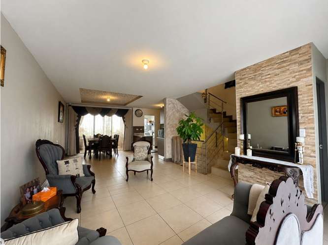 Casa de 3 niveles en condominio en San Pablo de Heredia, 3 habitaciones y 2 parqueos - Imagen 2
