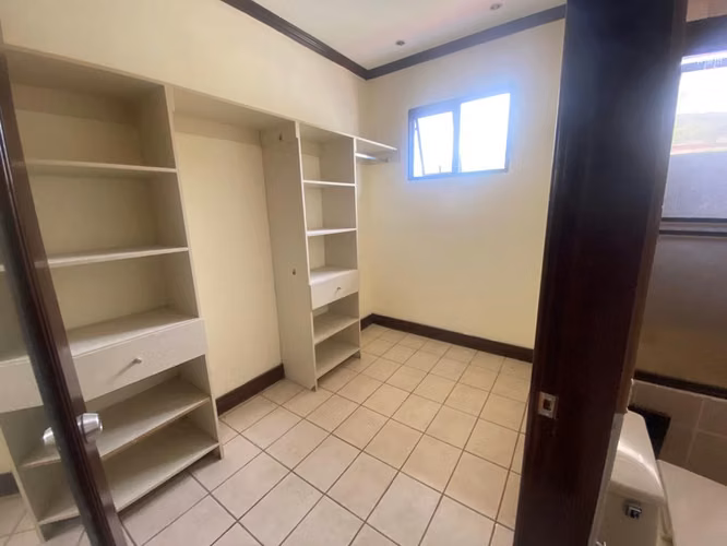 Nuevo en el mercado, vistas buenas, casa en condominio,gran sala enorme. - Imagen 13