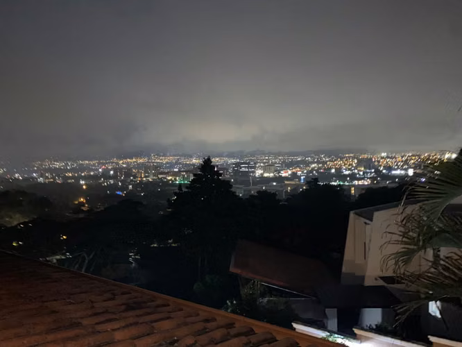 Nuevo en el mercado, vistas buenas, casa en condominio,gran sala enorme. - Imagen 4