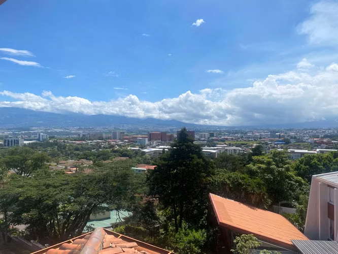 Nuevo en el mercado, vistas buenas, casa en condominio,gran sala enorme. - Imagen 2