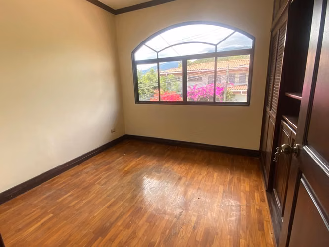 Nuevo en el mercado, vistas buenas, casa en condominio,gran sala enorme. - Imagen 9