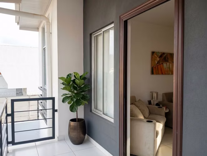 Se Vende Apartamento en Lomas de Ayarco - Imagen 2