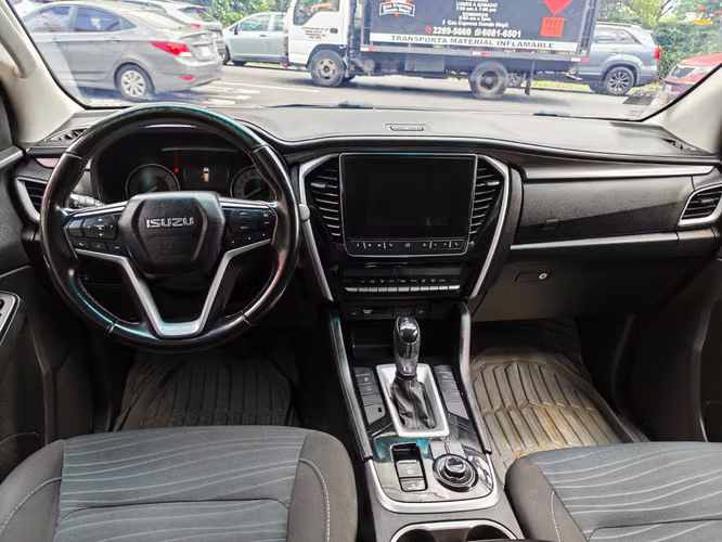 Isuzu MU-X UJSL 202 año 2022