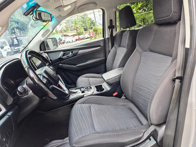 Isuzu MU-X UJSL 202 año 2022