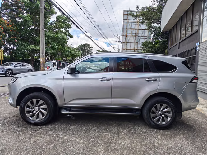 Isuzu MU-X UJSL 202 año 2022