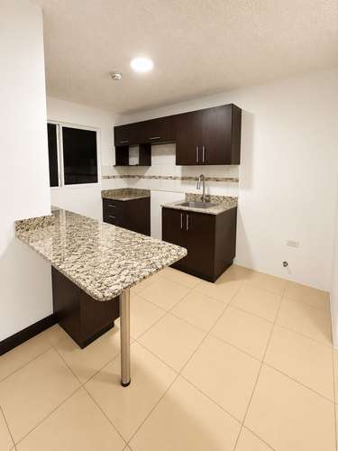 Alquiler Concasa Condominio 9-10 | 3 Hab | 2 Parqueos | Balcón - Imagen 3