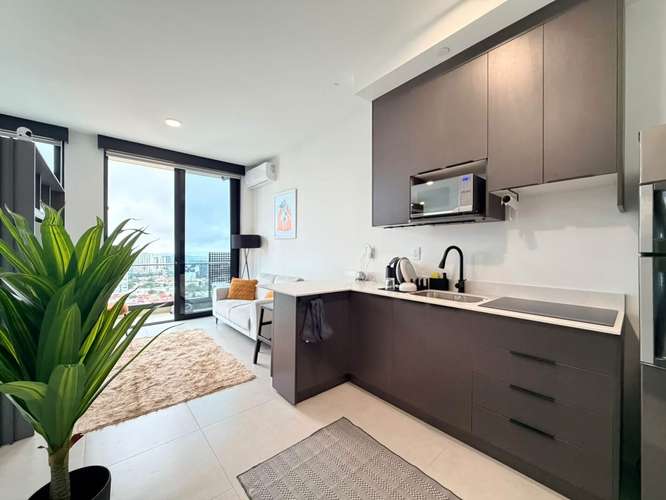 Se alquila apartamento estudio amoblado en Sky Garden, Sabana 