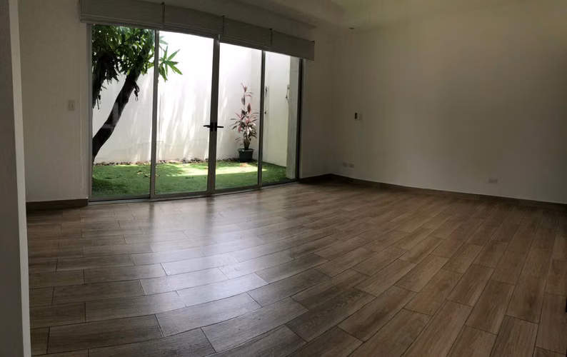 Alquiler de casa de 1 solo nivel, bella!! - Imagen 9