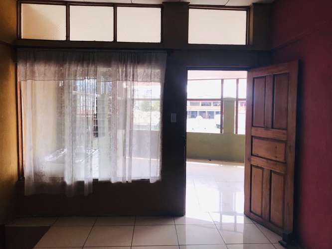 Venta de Propiedad Esquinera con 2 Apartamentos y Local Comercial – San Sebastián, cerca de Walmart - Imagen 9