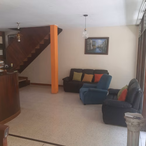 Se Vende Casa de dos pisos en Rorhmoser  - Imagen 7