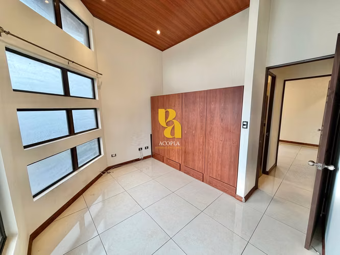 Alquiler de casa de 3 habitaciones en residencial en Santa Ana - Imagen 18