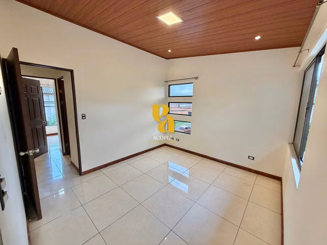 Alquiler de casa de 3 habitaciones en residencial en Santa Ana - Imagen 12