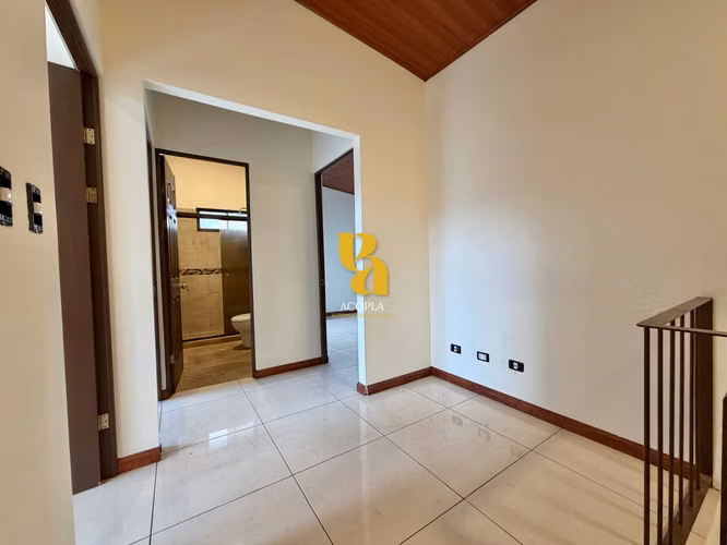 Alquiler de casa de 3 habitaciones en residencial en Santa Ana - Imagen 10