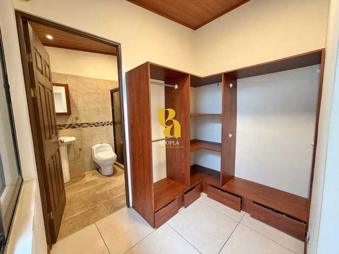 Alquiler de casa de 3 habitaciones en residencial en Santa Ana - Imagen 13