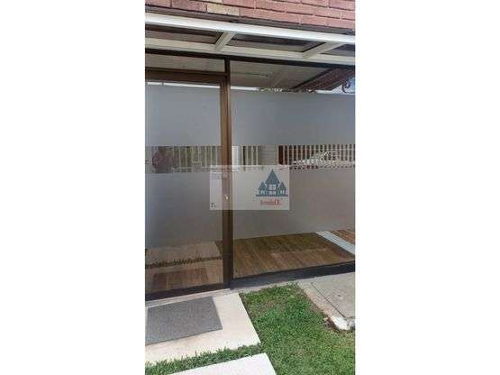 LOCAL PARA ALQUILER, IDEAL PARA PROFESIONAL EN SALUD. 24-45