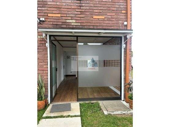 LOCAL PARA ALQUILER, IDEAL PARA PROFESIONAL EN SALUD. 24-45