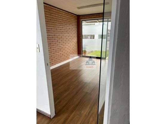 LOCAL PARA ALQUILER, IDEAL PARA PROFESIONAL EN SALUD. 24-45