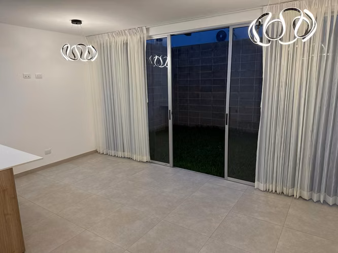 Alquiler. Casa en Condominio. Santo Domingo, Heredia IK2677 - Imagen 4