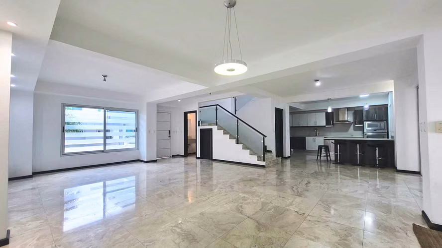 Casa en venta en condominio con piscina | 4 habitaciones con baño propio | Piedades de Santa Ana  RZ - Imagen 3