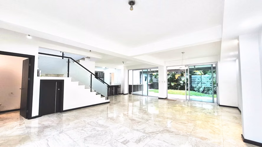 Casa en venta en condominio con piscina | 4 habitaciones con baño propio | Piedades de Santa Ana  RZ - Imagen 2