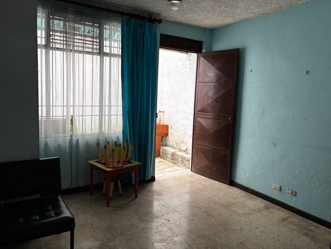Edificio en venta en Alajuela centro, a 200 metros de la Catedral, con 3 locales comerciales y balcón - Imagen 13