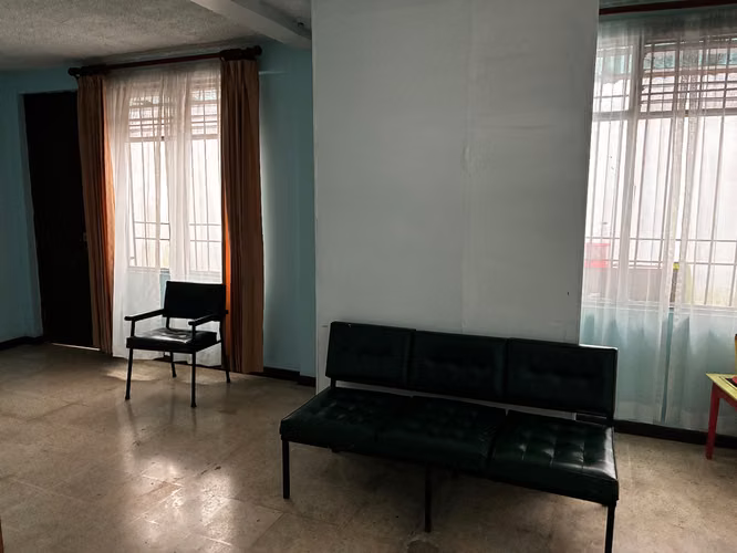Edificio en venta en Alajuela centro, a 200 metros de la Catedral, con 3 locales comerciales y balcón - Imagen 14