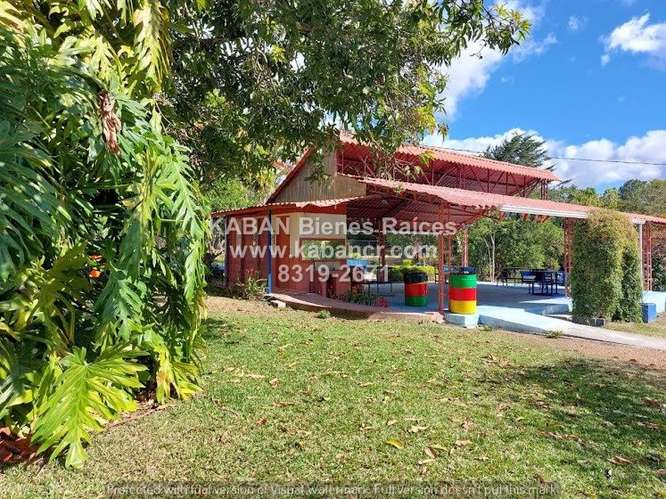 VENTA Finca de recreo con terreno plano, piscinas y casa en Corralillo, Cartago - Imagen 2