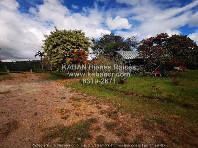 VENTA Finca de recreo con terreno plano, piscinas y casa en Corralillo, Cartago - Imagen 9