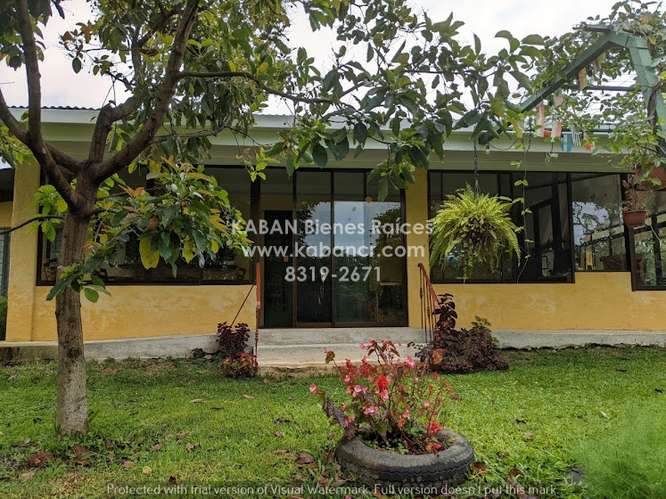 VENTA Finca de recreo con terreno plano, piscinas y casa en Corralillo, Cartago - Imagen 13