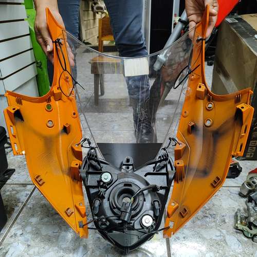 Parabrisas cúpula original Honda código 64250-MEL-000ZA, windscreen OEM asch